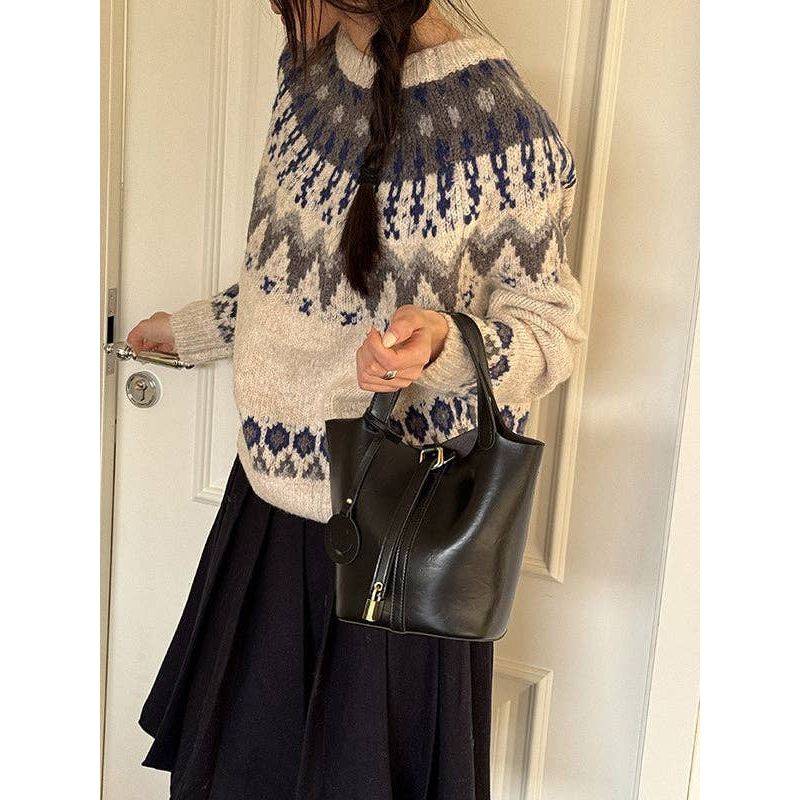Buckle Bucket Bag