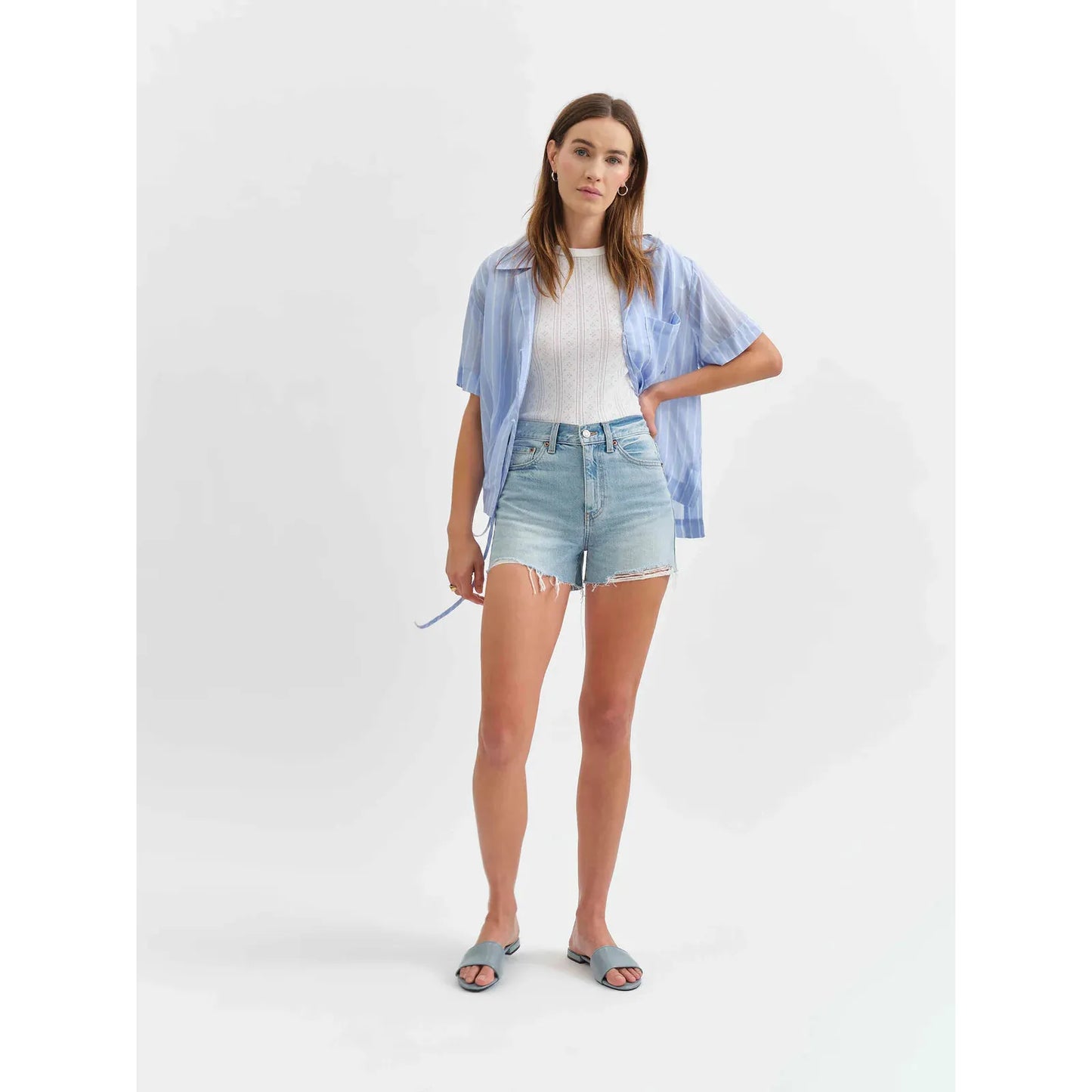 Trouble Maker Short in Light Wash Vintage - Daze