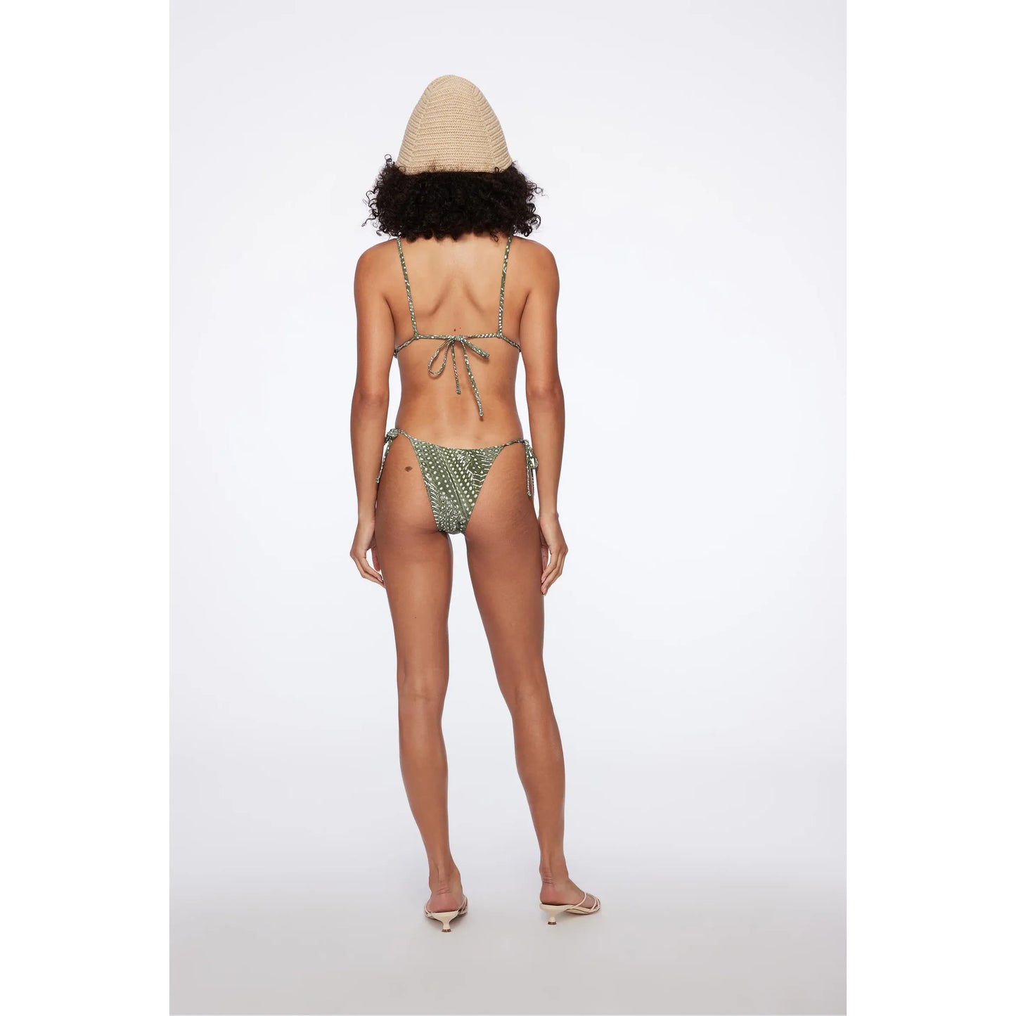 Praia Bottom in Olive Guinea - Tropic of C