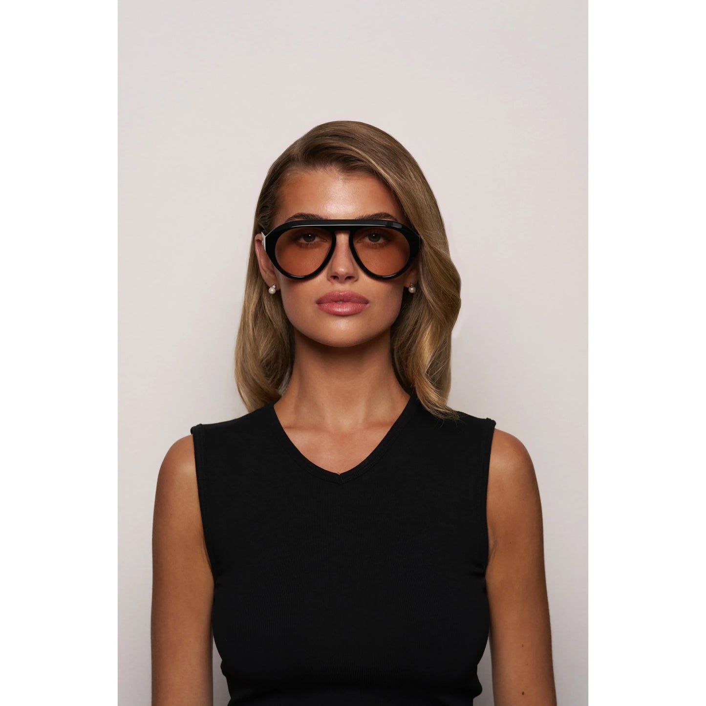 Val in Gloss Black - Elisa Johnson