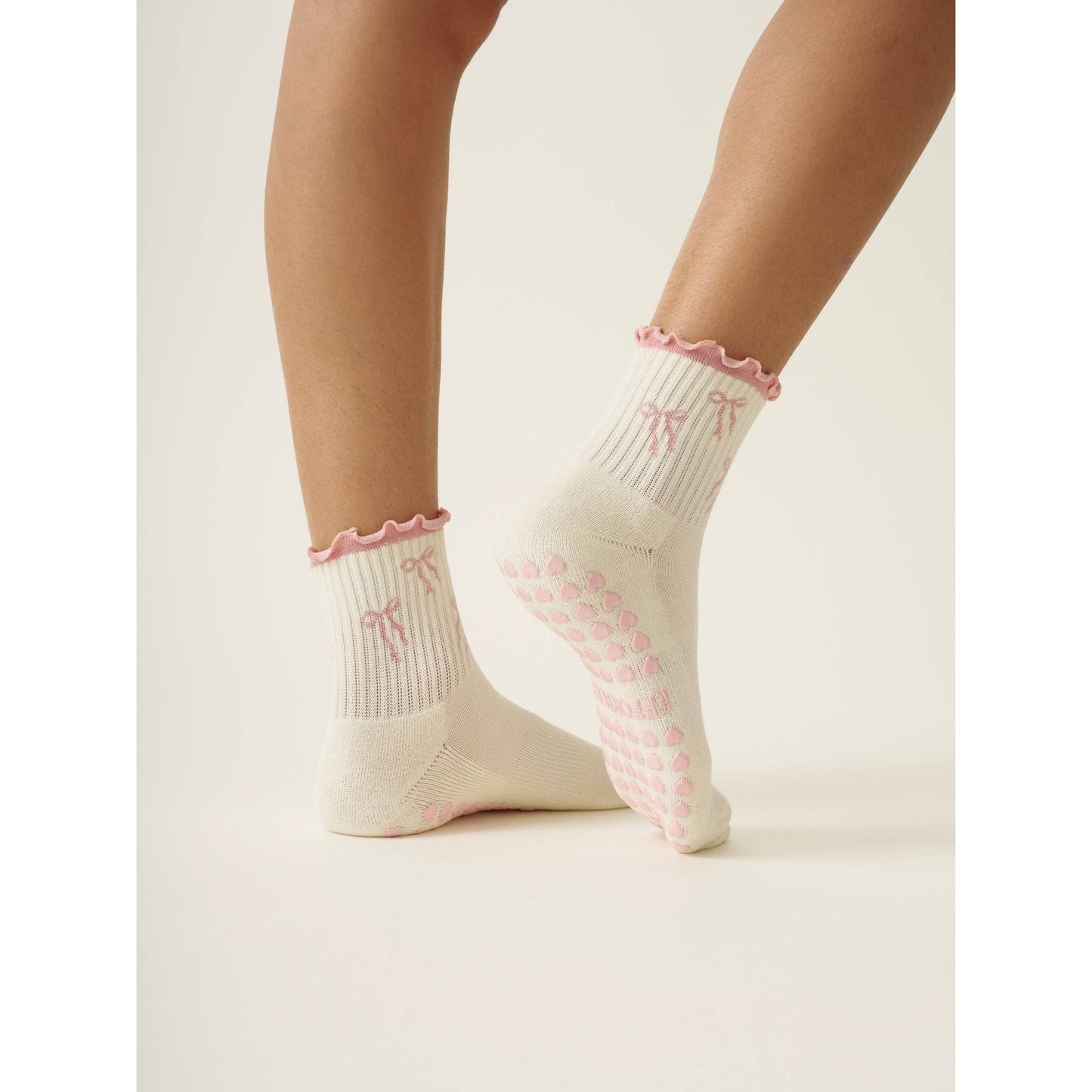 Bow Ruffle Grip Sock in Pink