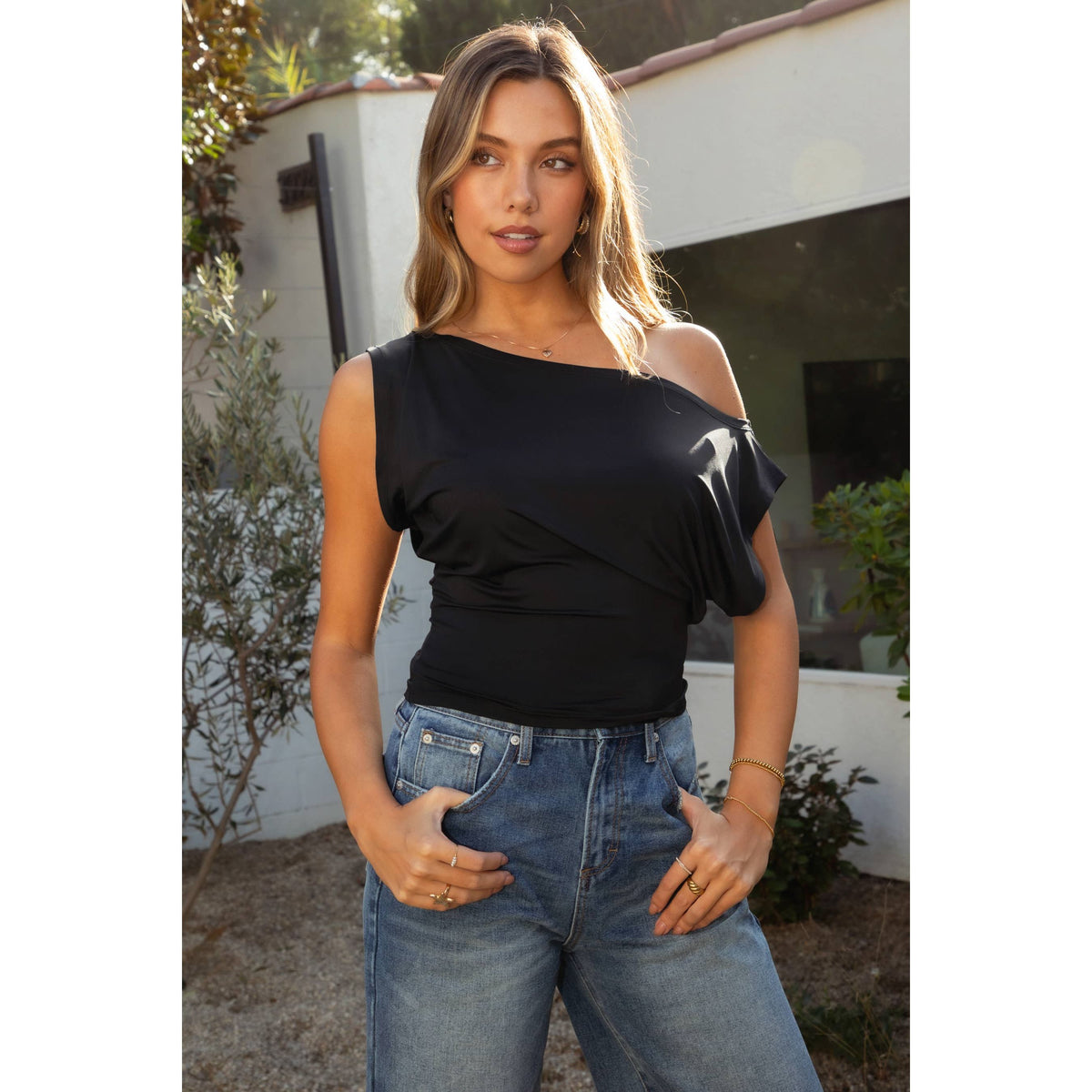 ETOILE Asymmetrical Slash Neck Stretch One Shoulder Top: Brown / 3 SMALL • 2 MEDIUM • 1 LARGE