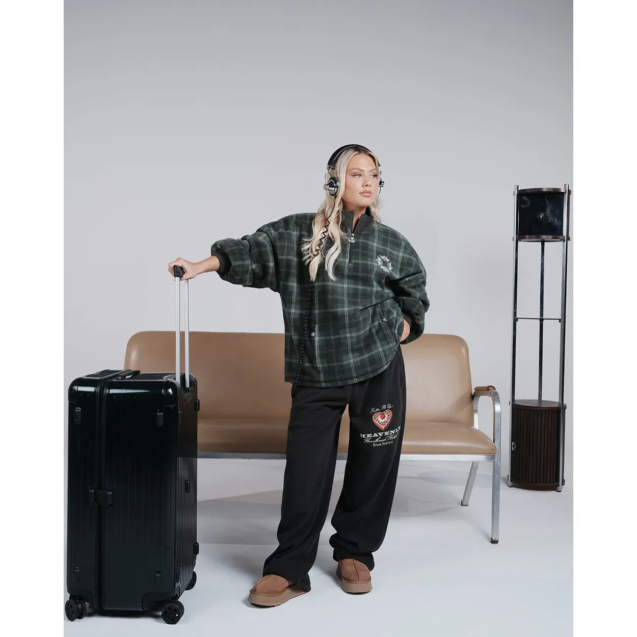 Heavenly Room Service Fleece Sweats - Boys Lie