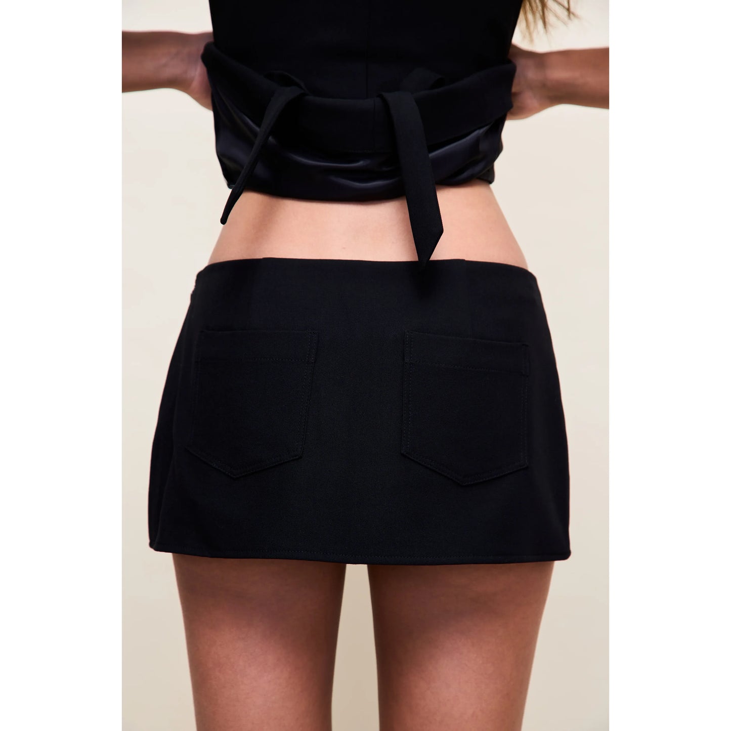 Troyes Skort in Black