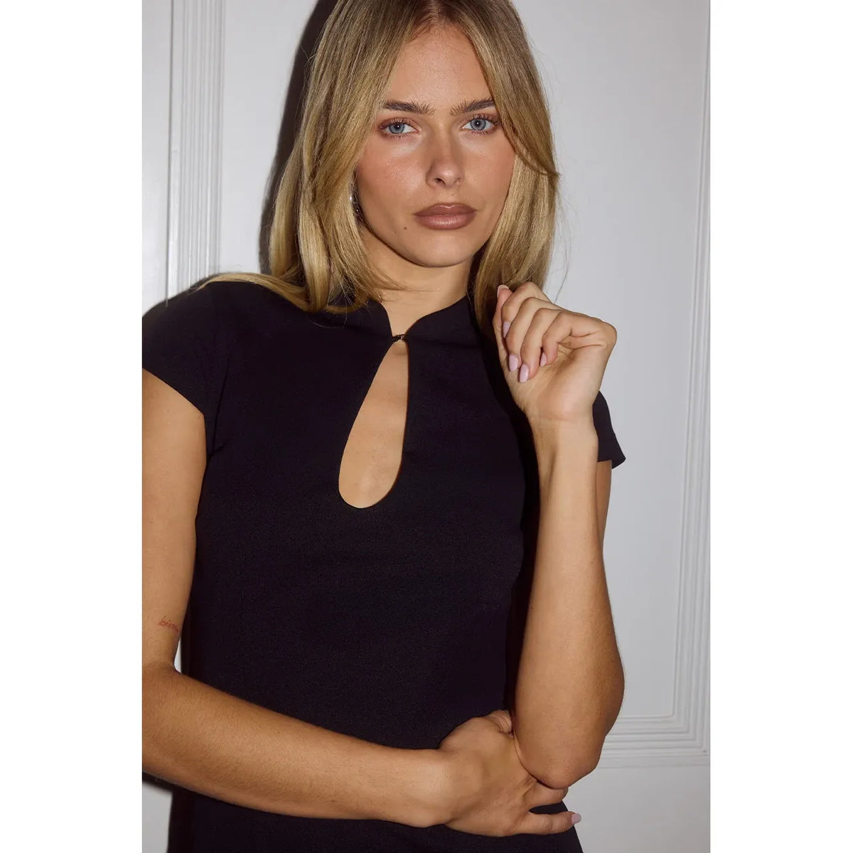 Vieno Keyhole Mini Dress